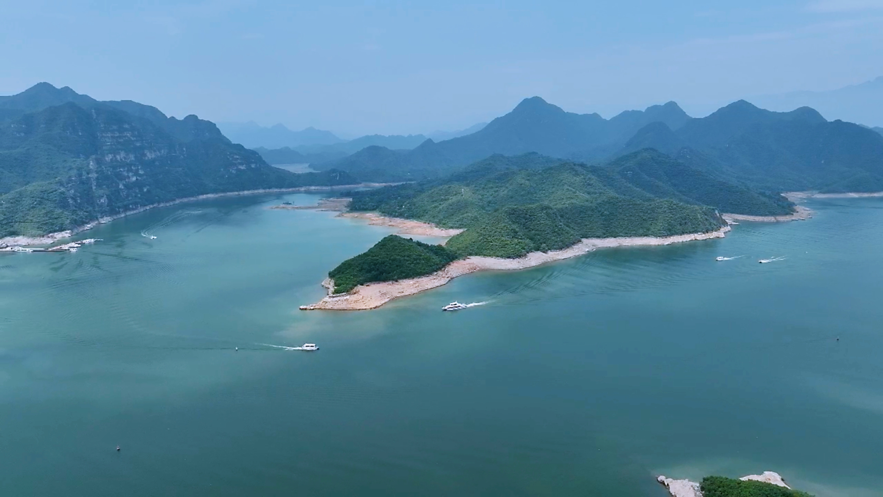 易水湖畔享清凉