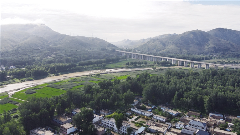 唐河两岸风光正好